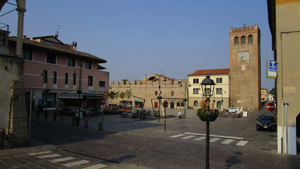 Piazza Mazzini e Torre Civica